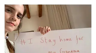 Emma Watson faz apelo para que fiquem em casa: "Eu fico pela minha avó, mãe e melhor e amiga"