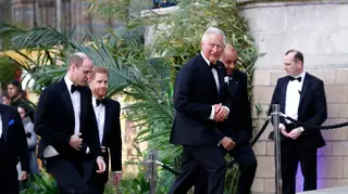 Infetado com Covid-19, Príncipe Carlos mantém contacto com os filhos