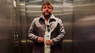 César Mourão encanta seguidores com nova e divertida fotografia do filho