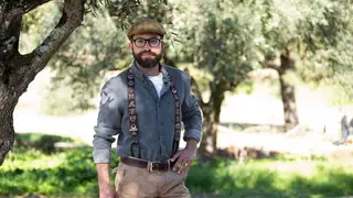 Apaixonado, João Menezes assume relacionamento com ex-namorada