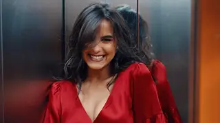 Sara Matos mostra namorado a cantar de roupa interior