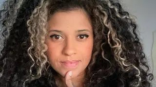 Blaya mostra como inicia a sua manhã e comenta: "Tentem isto em casa! Morri pra vida"