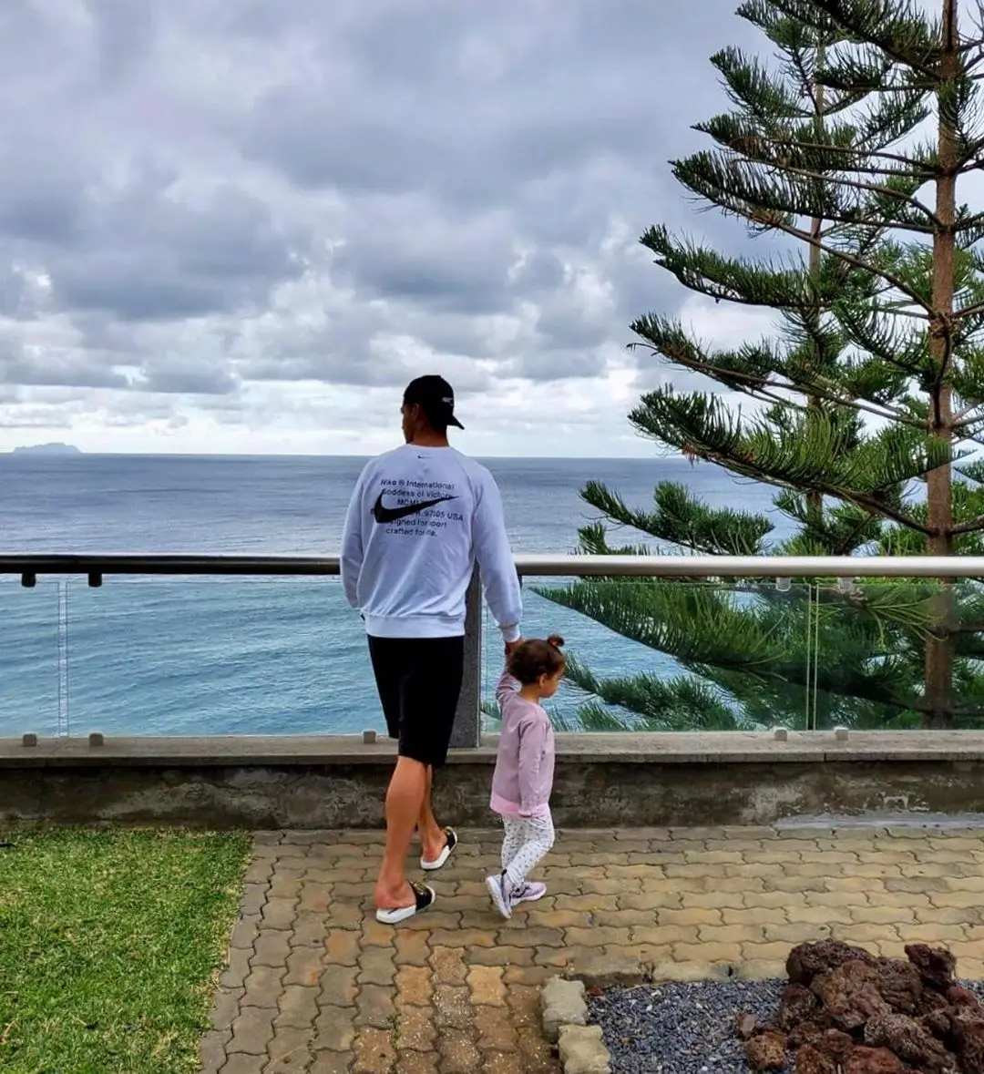 Dois meses depois do AVC, Dolores Aveiro passa férias em mansão de luxo