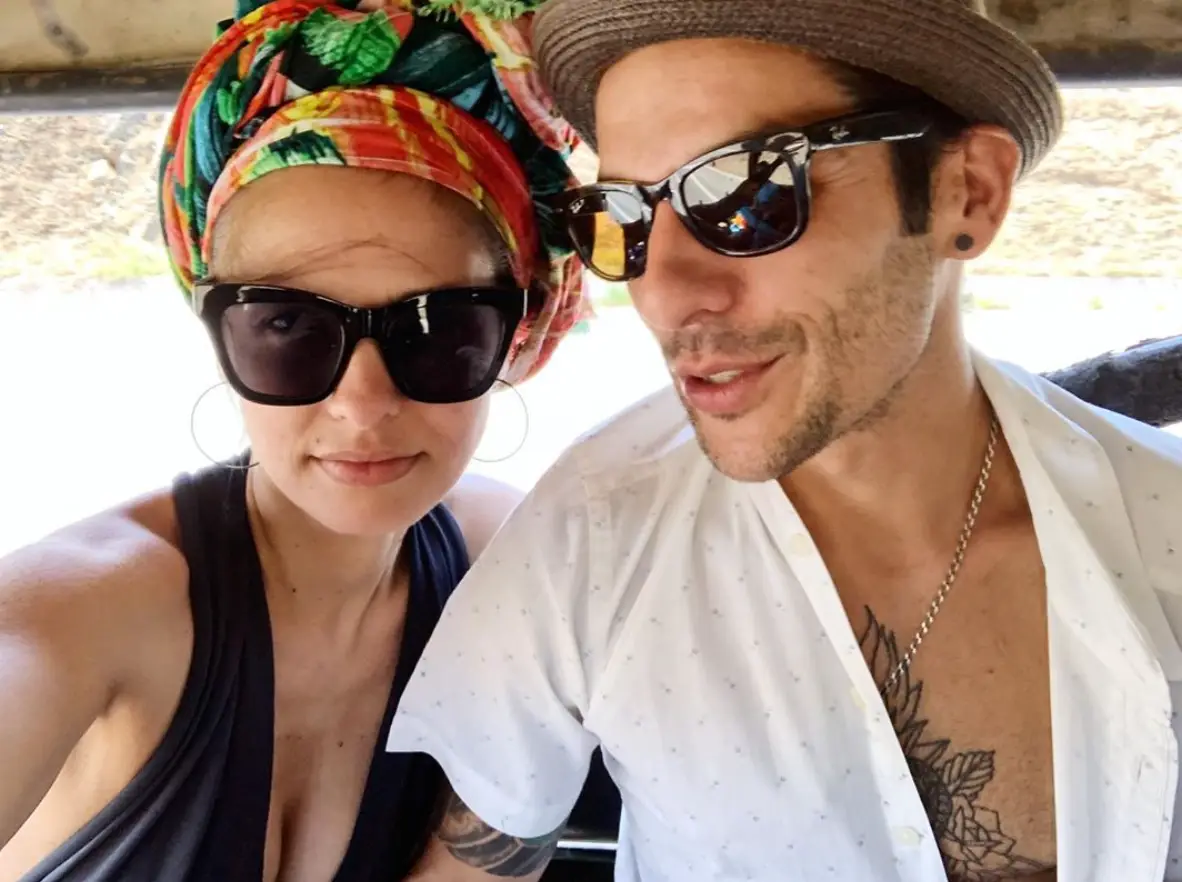 Vera Kolodzig partilha fotografia rara com o namorado: "Dias felizes"