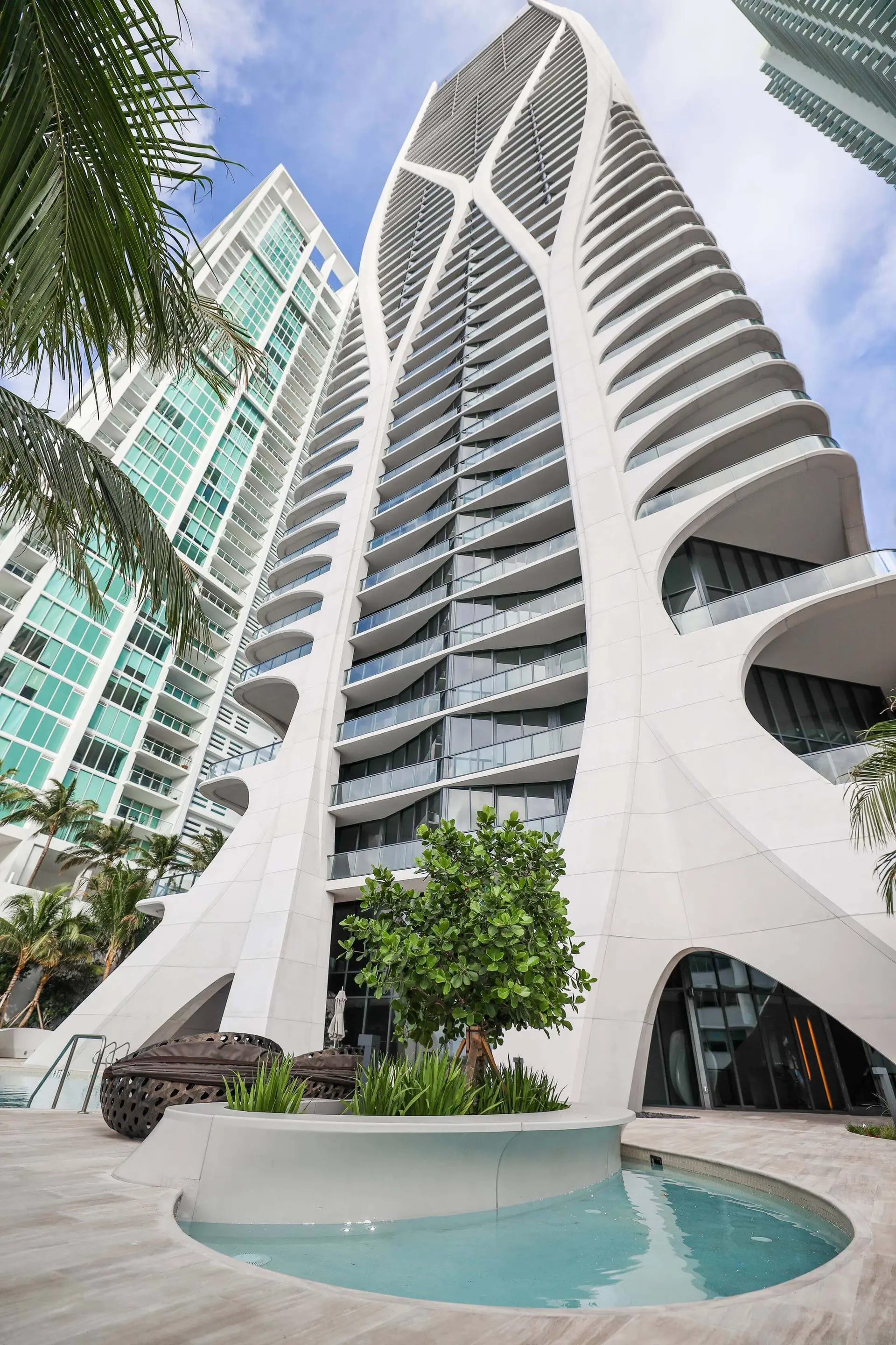 Victoria e David Beckham compram apartamento de luxo em Miami