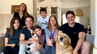 Filho mais velho de Pedro Lima desiste de estudar no estrangeiro para ajudar os irmãos