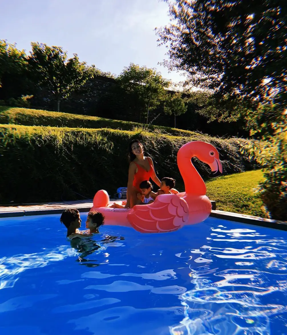 Família reunida: Georgina Rodriguez partilha foto com os filhos e derrete seguidores