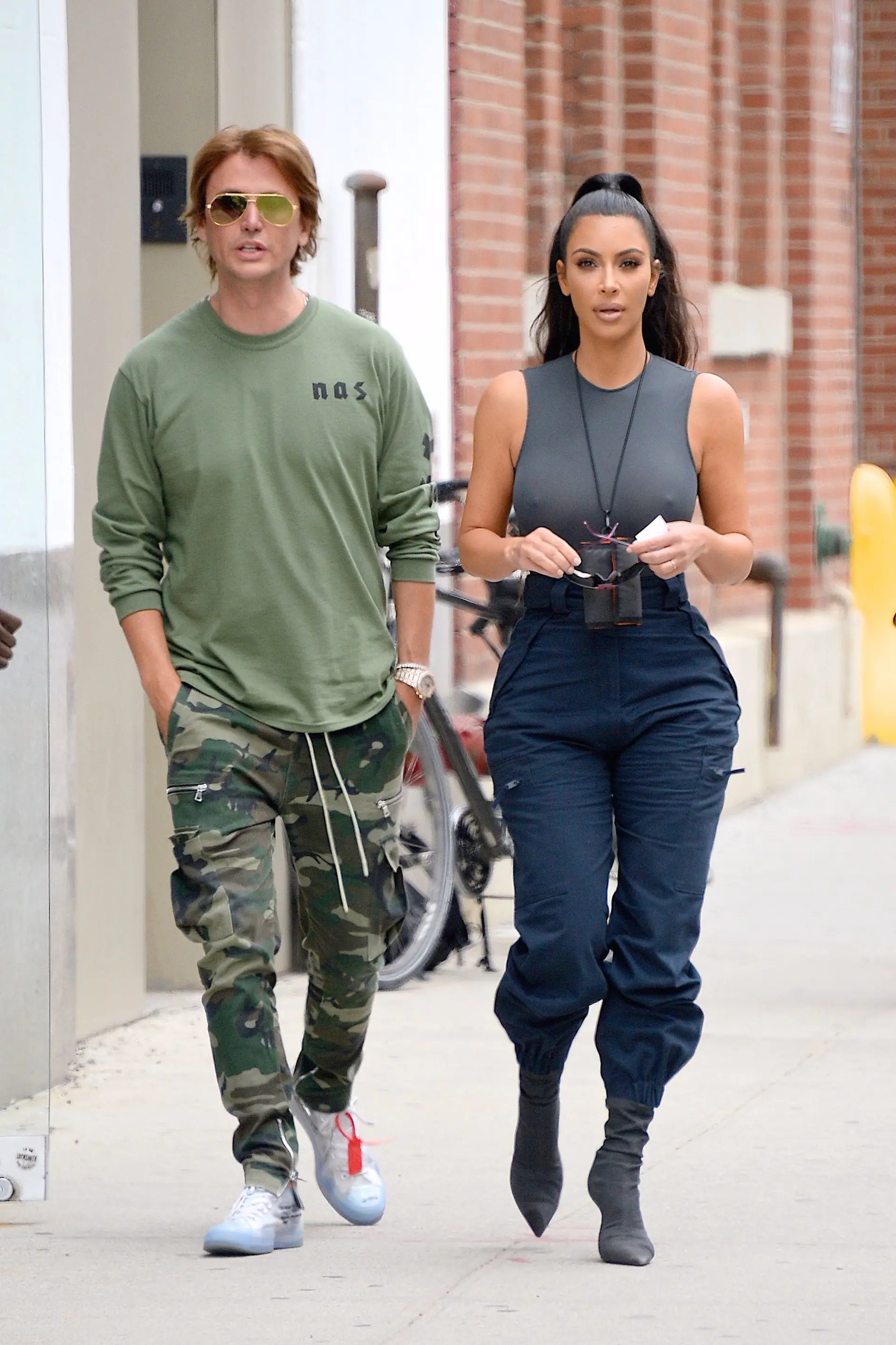 Melhor amigo de Kim Kardashian assaltado à mão armada em Paris