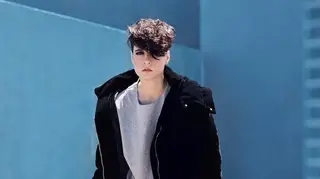 Isaura mostra que o seu cabelo já recomeçou a crescer depois dos tratamentos de quimioterapia