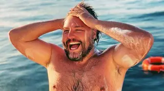 César Mourão partilha fotografia do filho recém-nascido e fãs reagem: "Derrete qualquer coração"