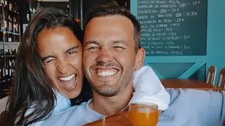 Pedro Teixeira mostra primeira fotografia da filha com Sara Matos e fãs reagem: "São tão parecidas"