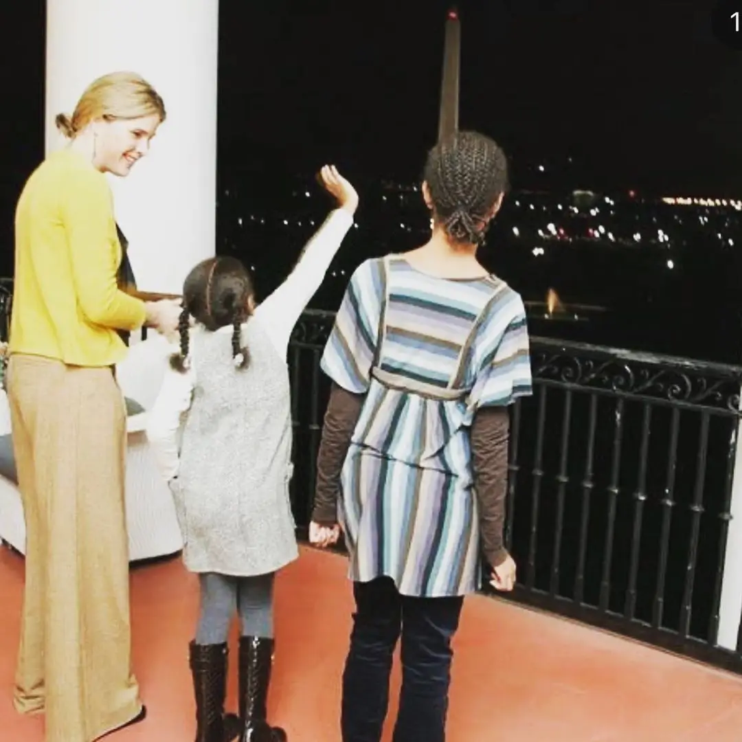 Indireta a Trump? Filha de Bush recorda momento em que apresentou Casa Branca a Sasha e Malia Obama