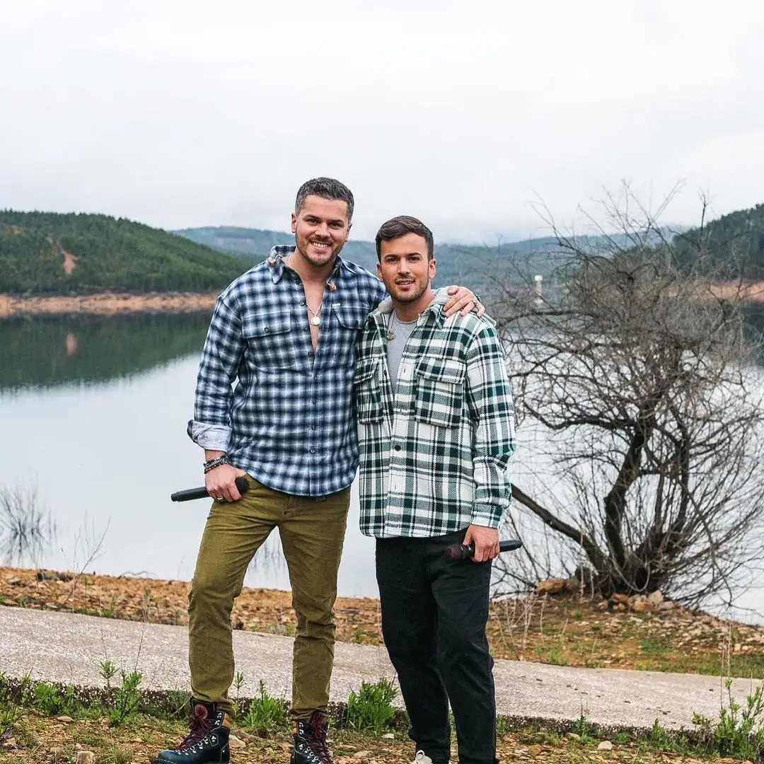 Mickael e David Carreira