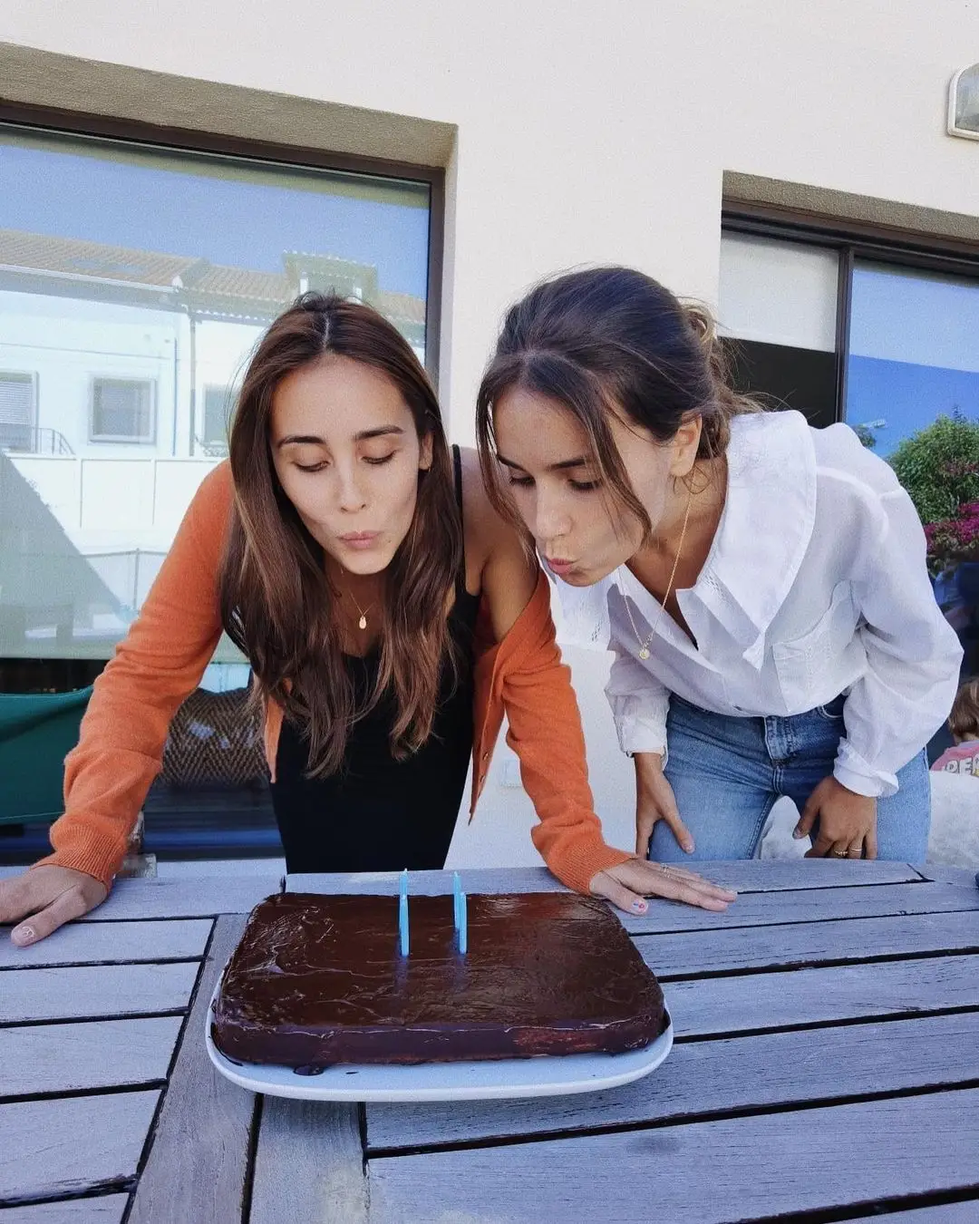 Tiago Teotónio Pereira mostra imagens da festa de aniversário de Rita Patrocínio
