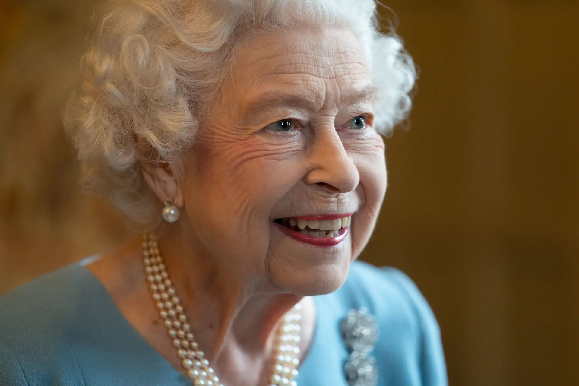 KING’S LYNN, ENGLAND – FEBRUARY 05: Queen Elizabeth celebrates the start of the Platinum Jubilee during a reception in the Ballroom of Sandringham House on February 5, 2022 in King’s Lynn, England. The Queen came to the throne 70 years ago this Sunday when, on February 6 1952, the ailing King George VI , who had lung cancer, died at Sandringham in the early hours. (Photo Joe Giddens – by WPA Pool/Getty Images)