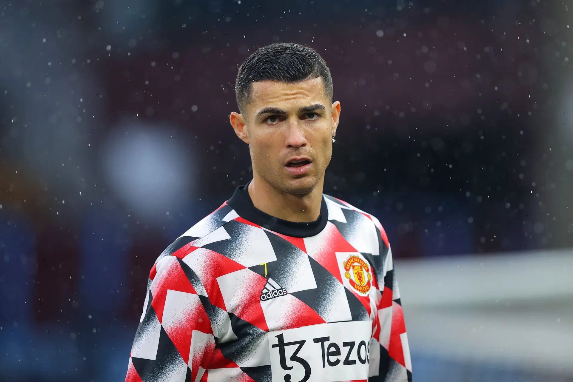 BIRMINGHAM, ENGLAND – NOVEMBER 06: Cristiano Ronaldo of Manchester United warms up prior to the Premier League match between Aston Villa and Manchester United at Villa Park on November 06, 2022 in Birmingham, England. (Photo by James Gill/Getty Images)