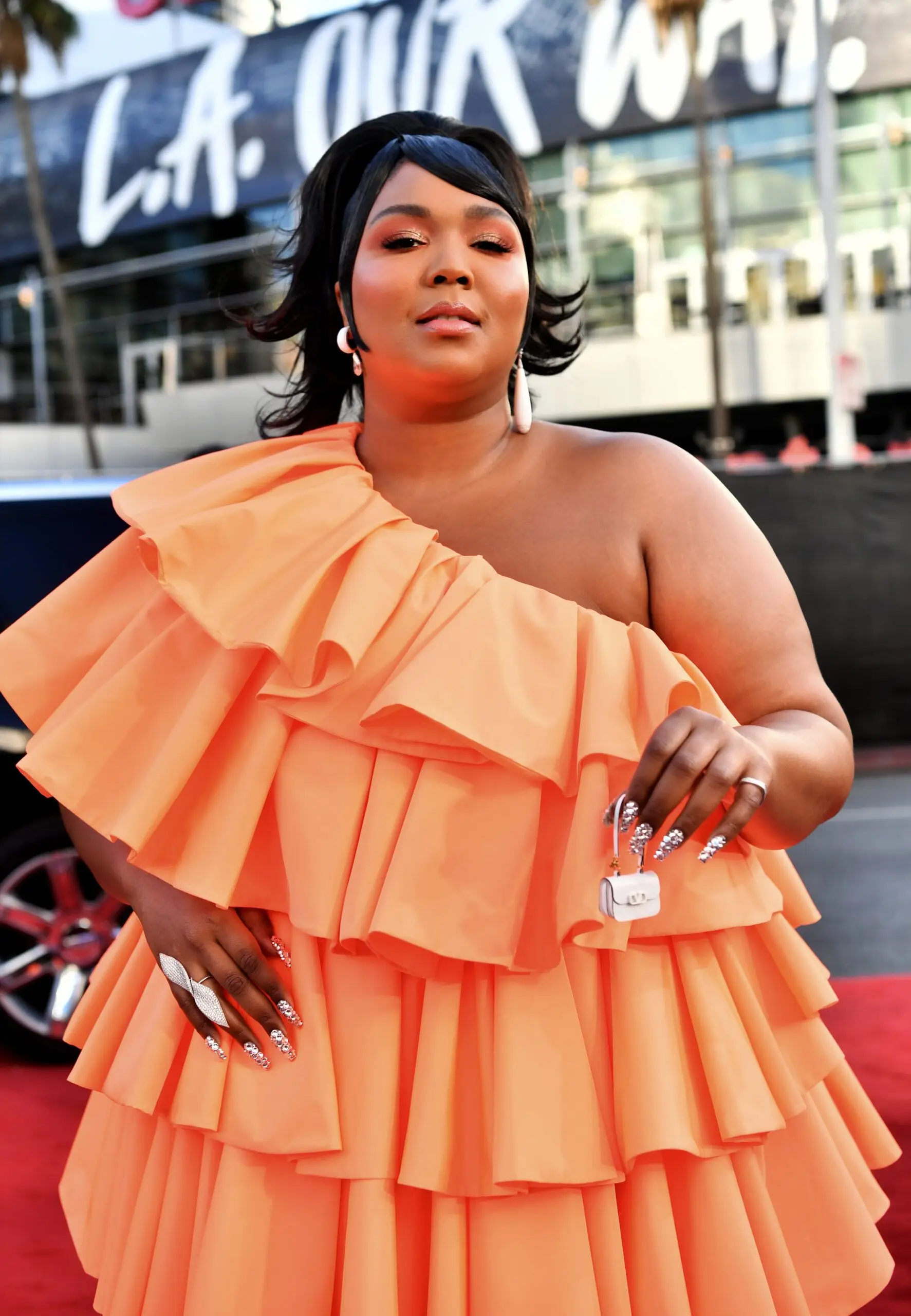 LOS ANGELES, CALIFORNIA – NOVEMBER 24: Lizzo attends the 2019 American Music Awards at Microsoft Theater on November 24, 2019 in Los Angeles, California. (Photo by Emma McIntyre/Getty Images for dcp)