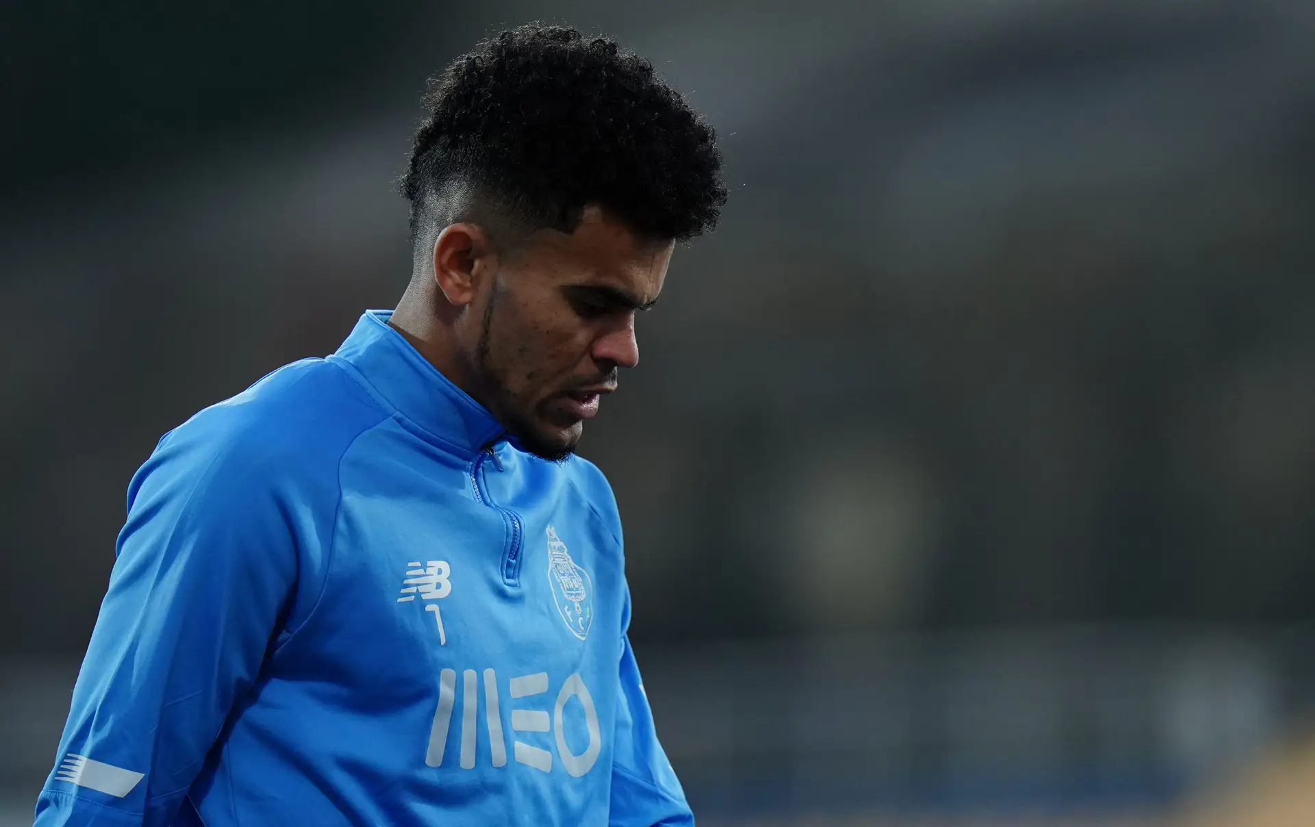 ESTORIL, PORTUGAL – JANUARY 8: Luis Diaz of FC Porto in action during the warm up before the start of the Liga Bwin match between GD Estoril Praia and FC Porto at Estadio Antonio Coimbra da Mota on January 8, 2022 in Estoril, Portugal. (Photo by Gualter Fatia/Getty Images)