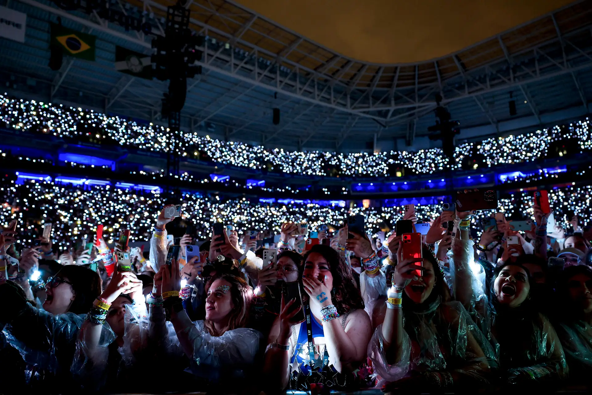SAO PAULO, BRAZIL – NOVEMBER 24: (EDITORIAL USE ONLY. NO BOOK COVERS.) Taylor Swift performs onstage during “Taylor Swift | The Eras Tour” at Allianz Parque on November 24, 2023 in Sao Paulo, Brazil. (Photo by Buda Mendes/TAS23/Getty Images for TAS Rights Management )