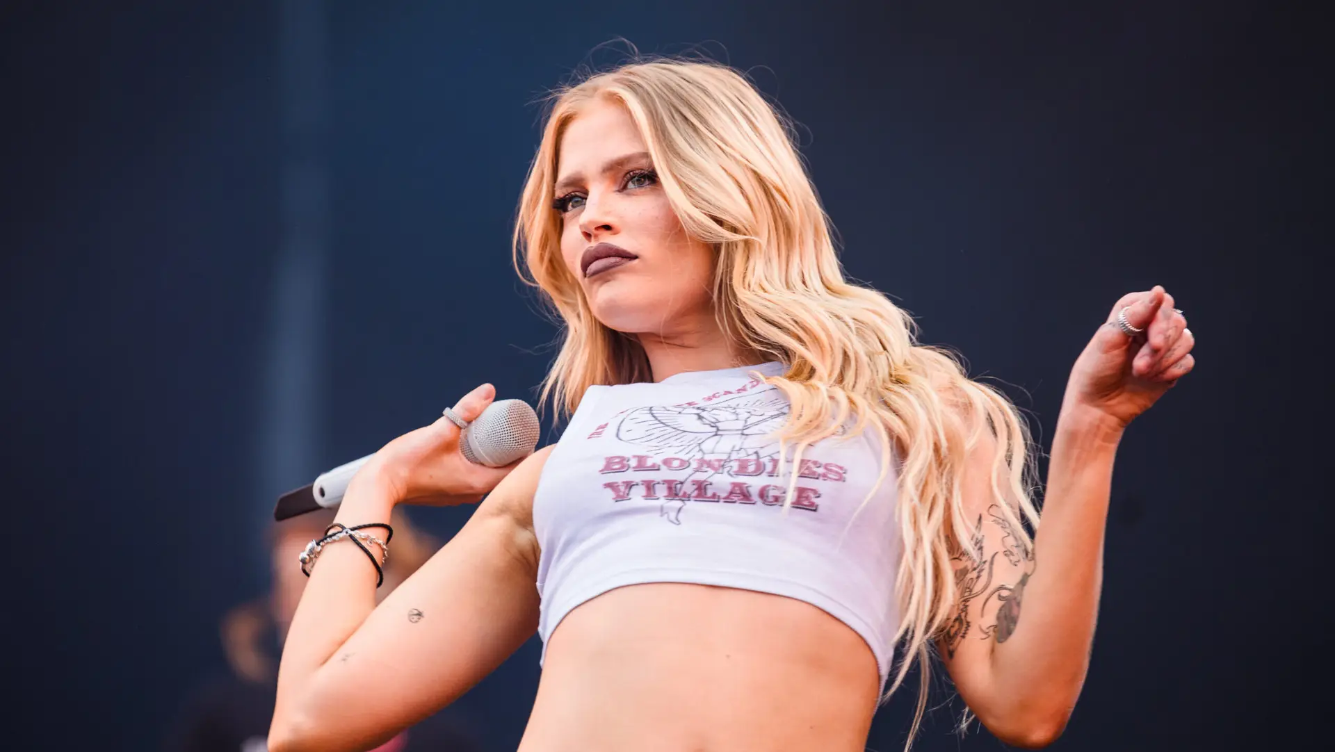 SAO PAULO, BRAZIL – MARCH 22: Luisa Sonza performs live on stage during day one of Lollapalooza Brazil at Autodromo de Interlagos on March 22, 2024 in Sao Paulo, Brazil. (Photo by Mauricio Santana/Getty Images)