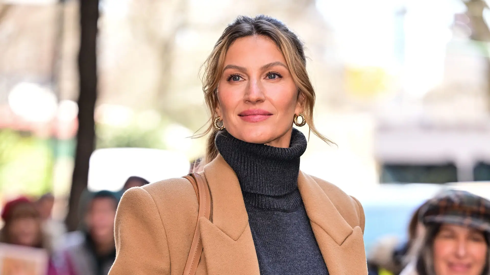 NEW YORK, NEW YORK – MARCH 21: Gisele Bundchen leaves ABC’s “The View” on the Upper West Side on March 21, 2024 in New York City. (Photo by James Devaney/GC Images)