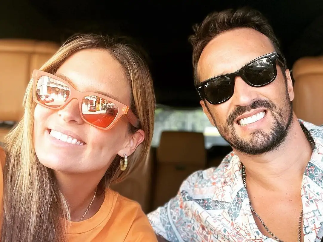 Diana Chaves e César Peixoto celebram 17 anos de namoro com jantar  romântico - Fama Show