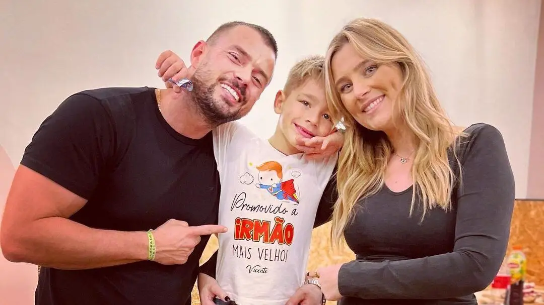 Mesmo separado, Marco Costa mostra-se presente na vida do filho de Carolina  Pinto: "Bora 'Vi'" - Fama Show