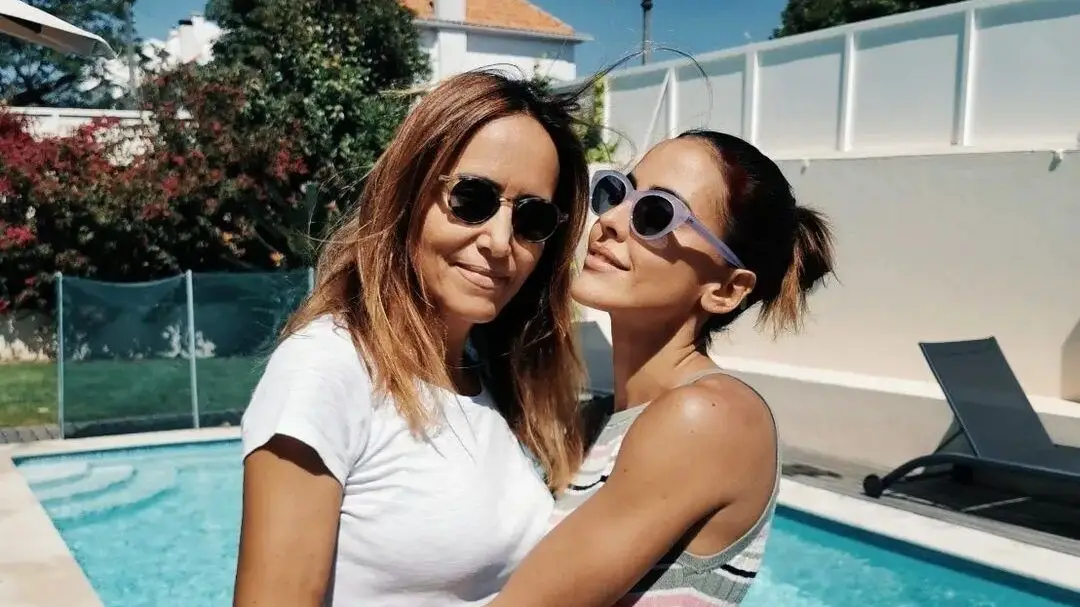 Carolina Patrocínio e a mãe