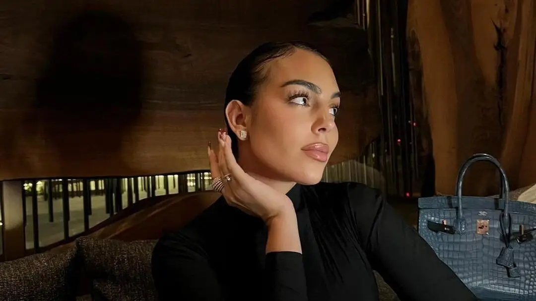 Georgina Rodríguez vai às compras com Bella Esmeralda