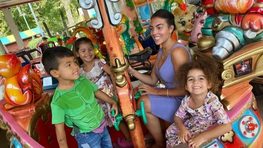 Georgina Rodríguez com os filhos