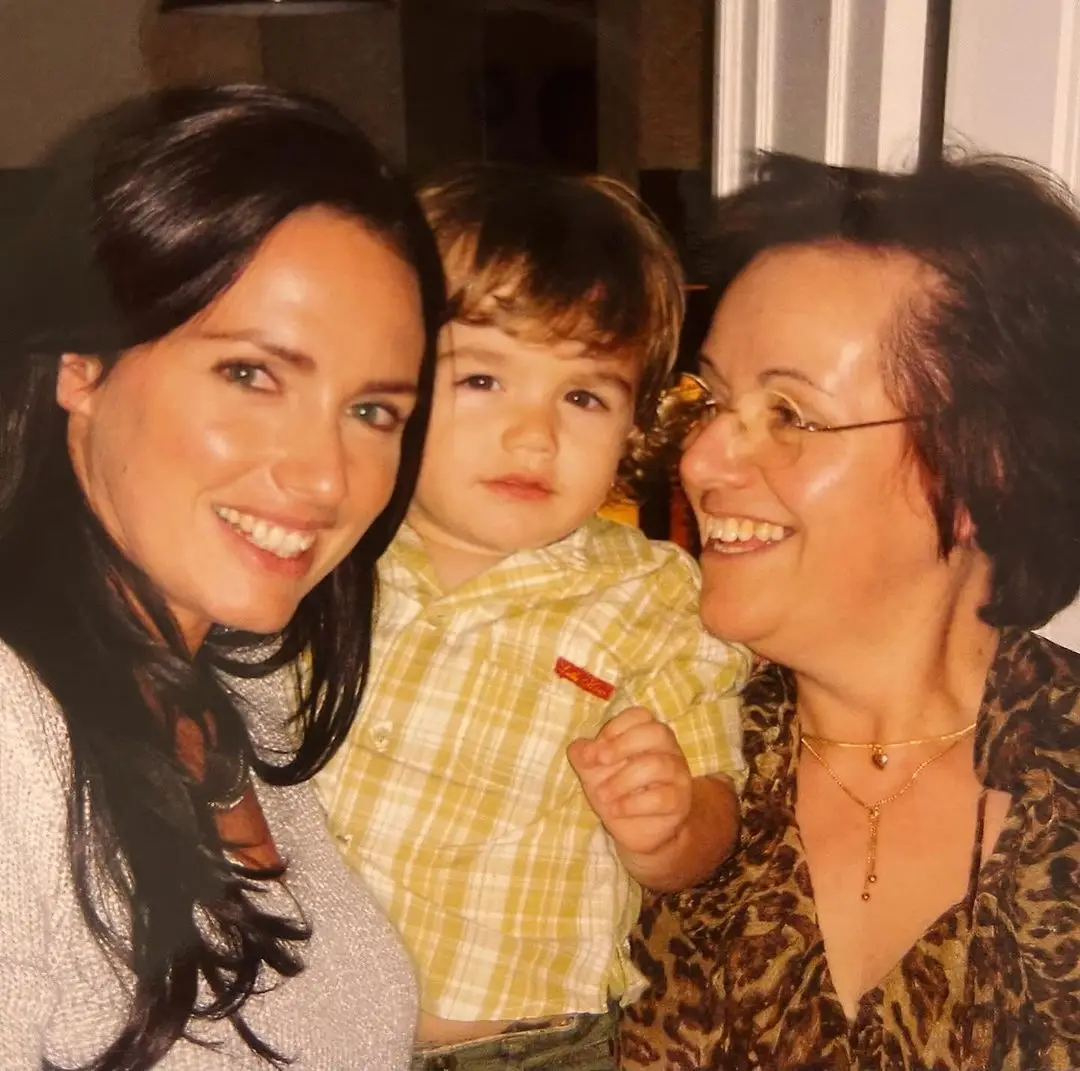 Fernanda Serrano parabeniza mãe com mensagem única: "És uma mãe e avó como em todo o mundo deveria ser"
