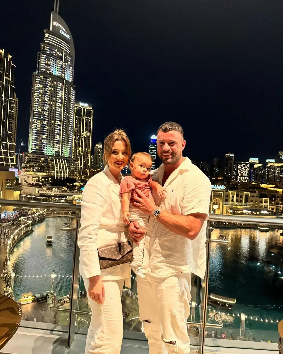 Carolina Pinto e Marco Costa com a filha