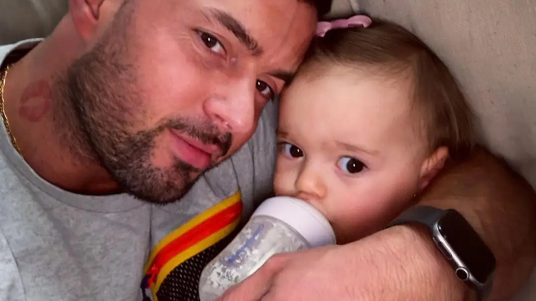 Marco Costa com a filha Maria Emília