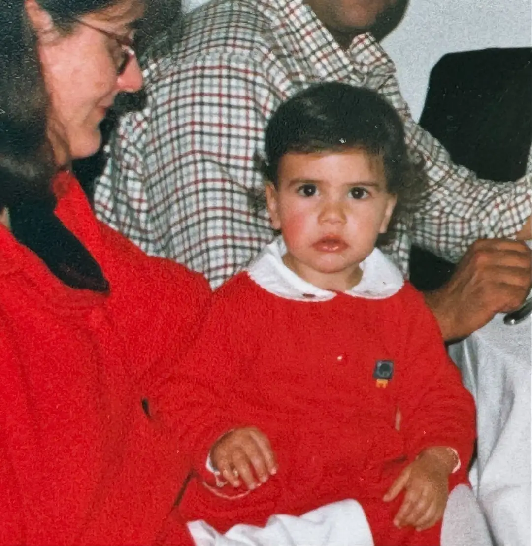 É atriz da SIC e casou-se este ano - Reconhece esta famosa?