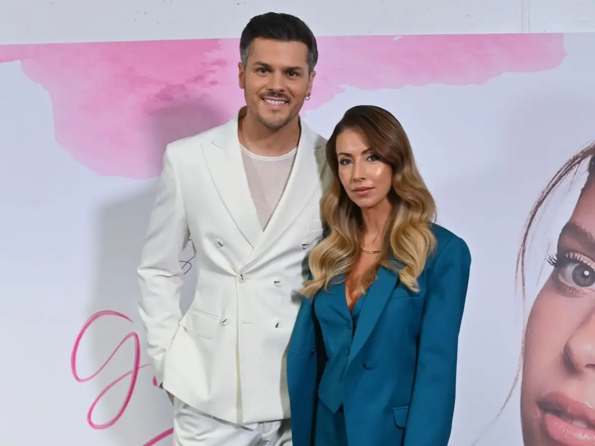 O beijo apaixonado de Laura Figueiredo e Mickael Carreira que não passou  despercebido - Fama Show