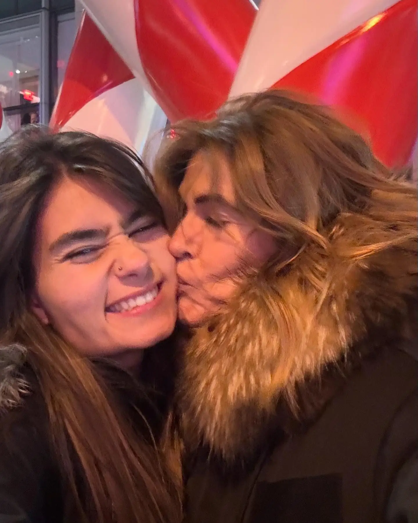 É uma estreia! Liliana Campos faz as malas e viaja para novo destino com a sobrinha