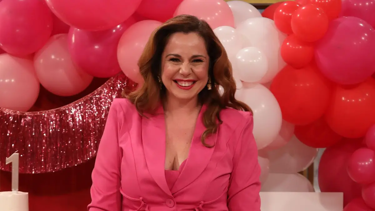 Não um, mas três trabalhos! Sara Norte acumula funções - e não é só por  causa do casamento - Fama Show