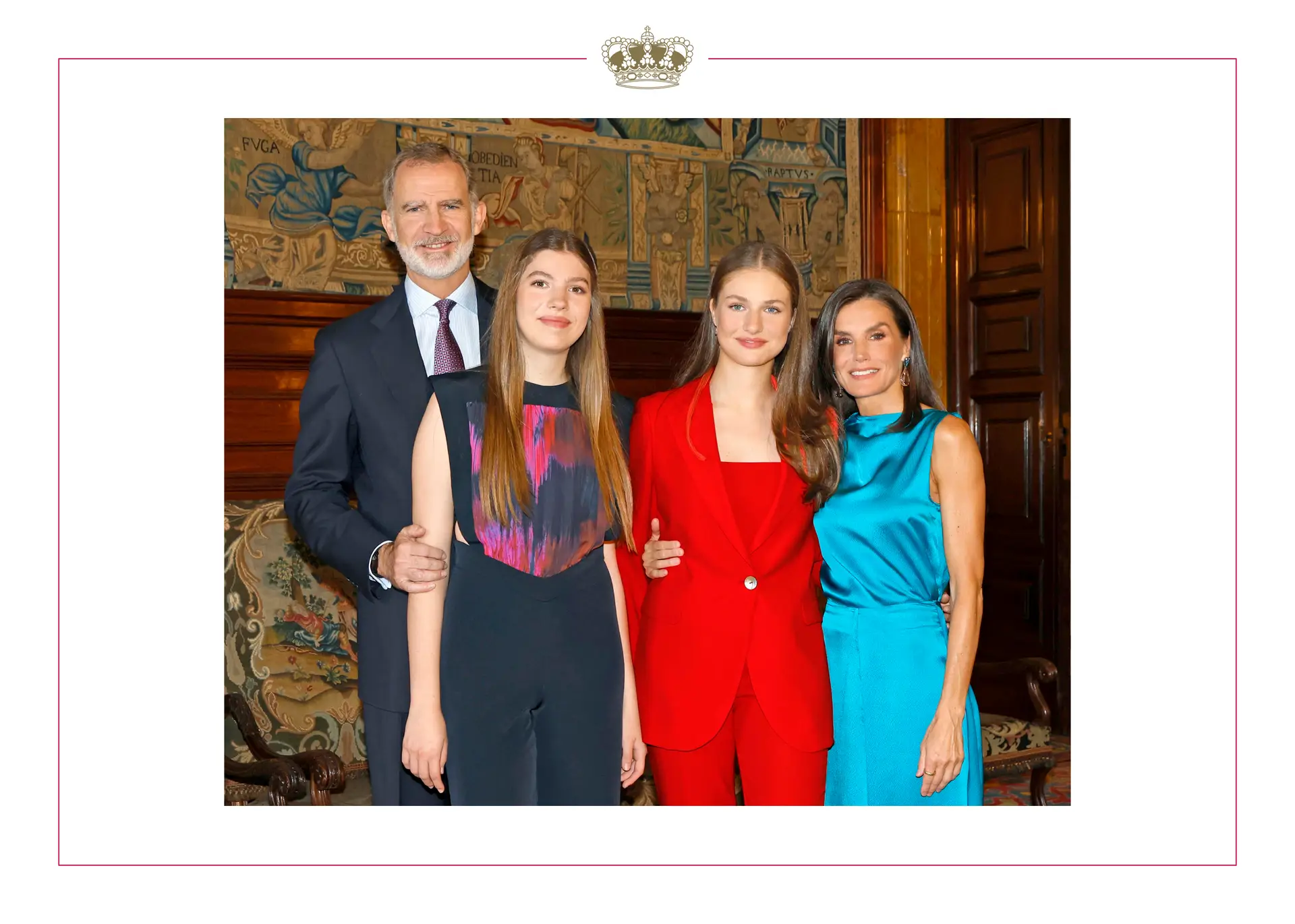Letizia e Felipe VI partilham retrato inédito em postal de Natal e lembram vítimas das cheias em Valência