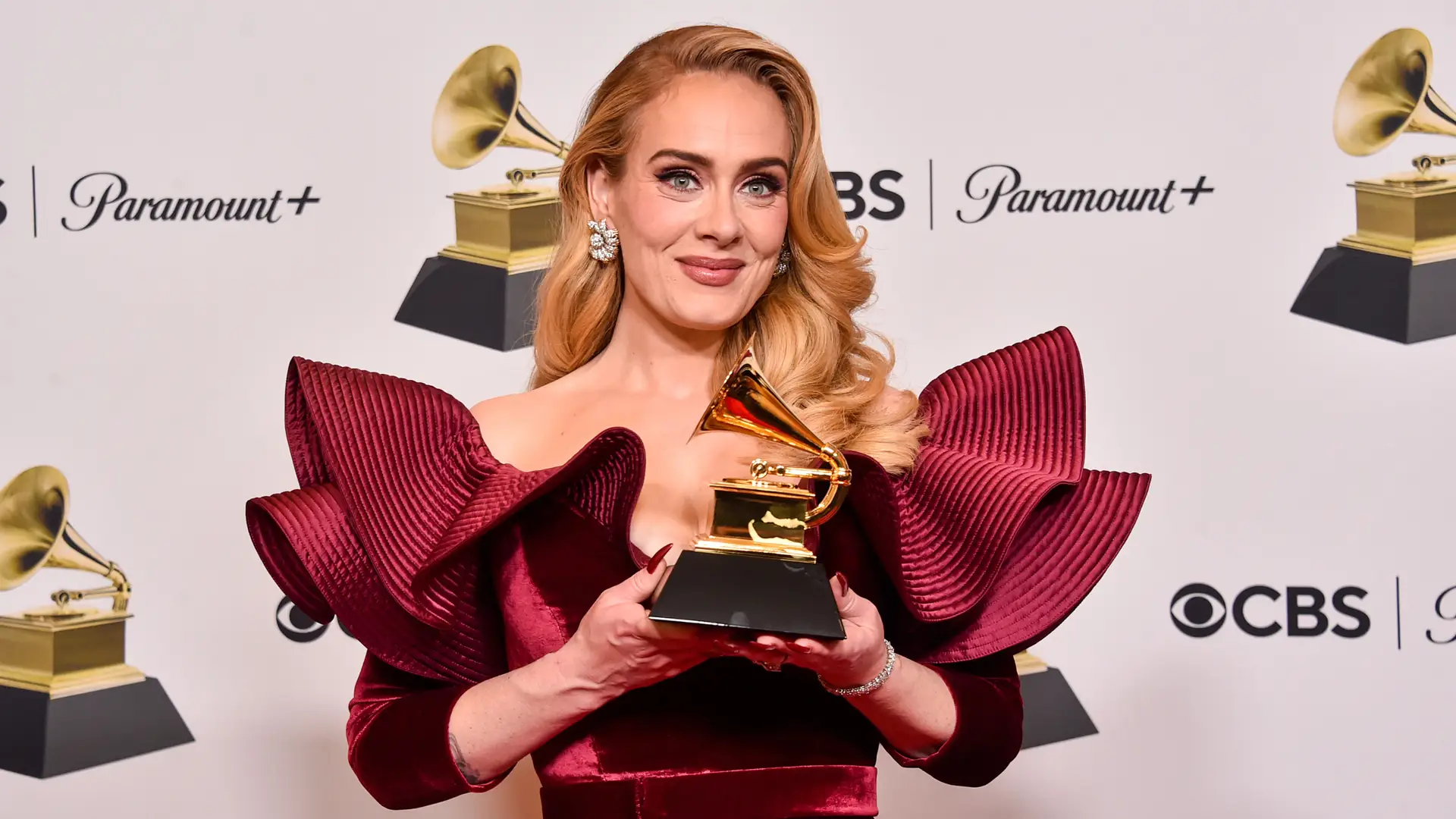 Música de Adele retirada de circulação! Juiz confirma possível plágio do clássico 'Mulheres'