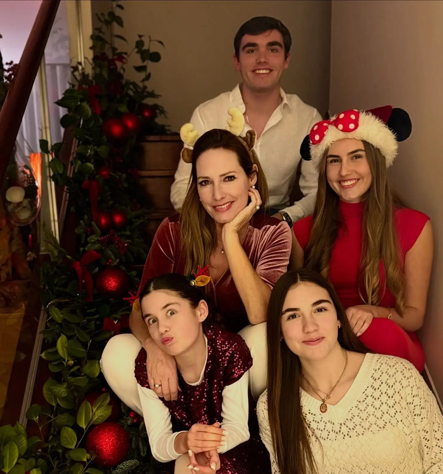Podiam ser postais de Natal! Fernanda Serrano e os filhos contam "o melhor do mundo" em "retratos" únicos
