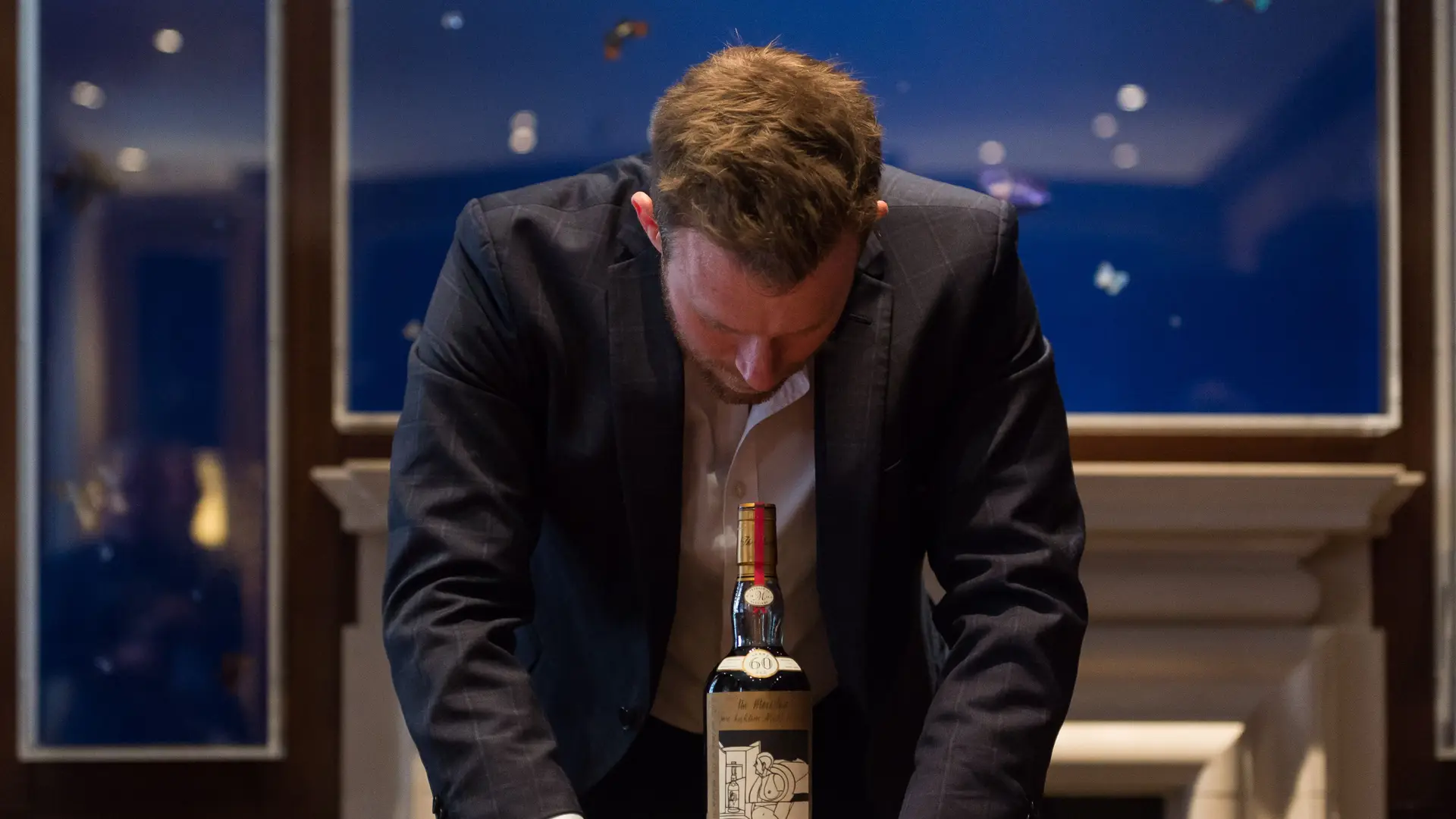 Influencer de 21 anos morre após beber garrafa de 'whisky' de uma só vez (em troca de 850 euros)