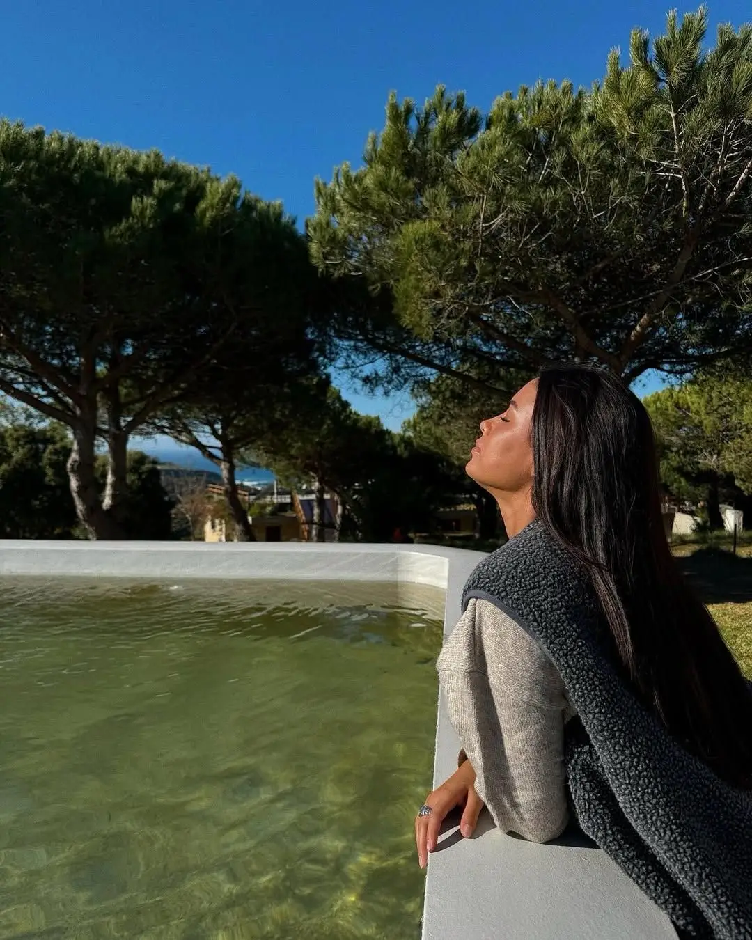 Na "natureza e em silêncio": Carolina Loureiro revela imagens de como entrou no novo ano