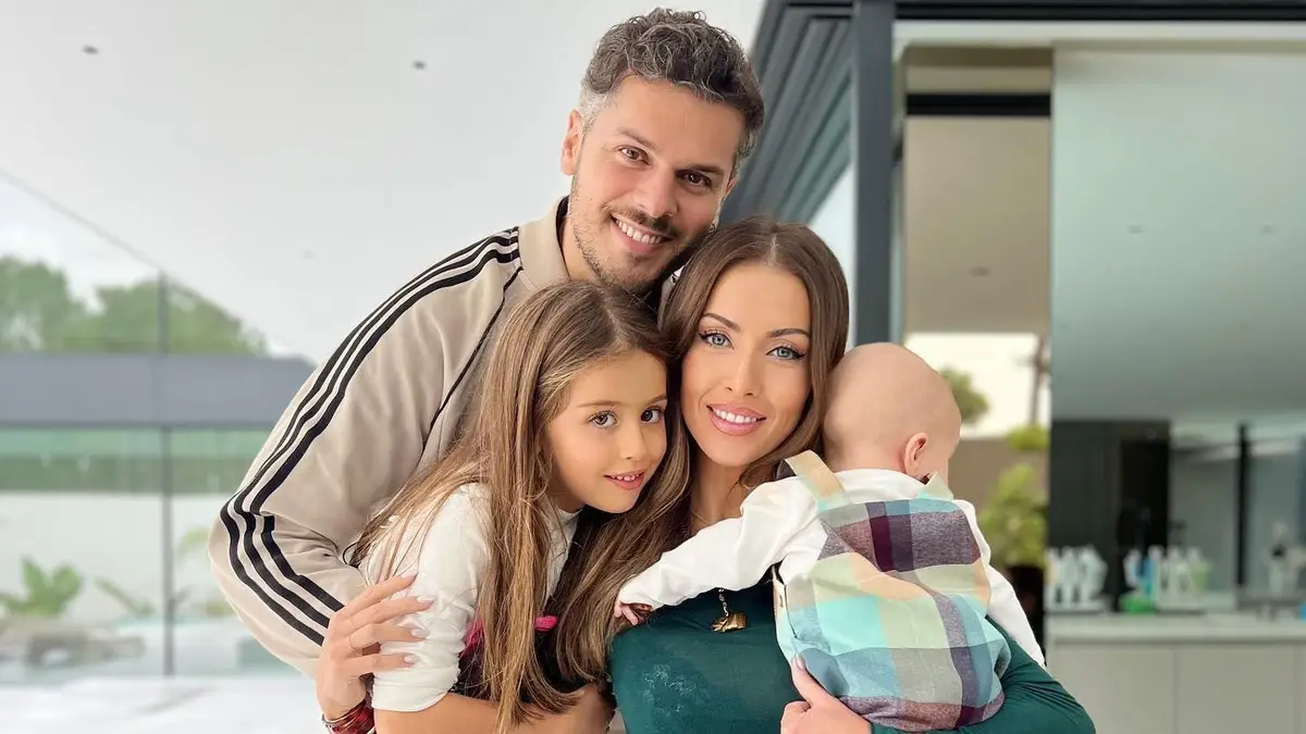 Mickael Carreira, Laura Figueiredo và con gái lớn của họ tại bệnh viện: "Thật là bạo lực" - Fama Show