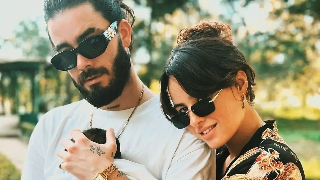 Syro partilha foto nu ao lado de Mariana Pacheco