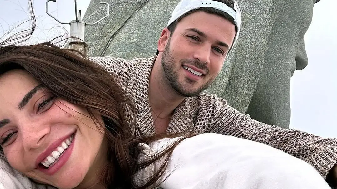 As férias paradisíacas de Carolina Carvalho e David Carreira no Brasil