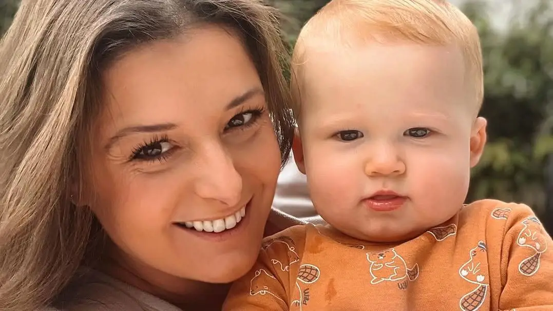 Maria Botelho Moniz com o filho, Vicente