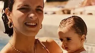 E se lhe dissermos que na foto (à esquerda) não é Carolina Deslandes? - "Juro que achei que eras tu"