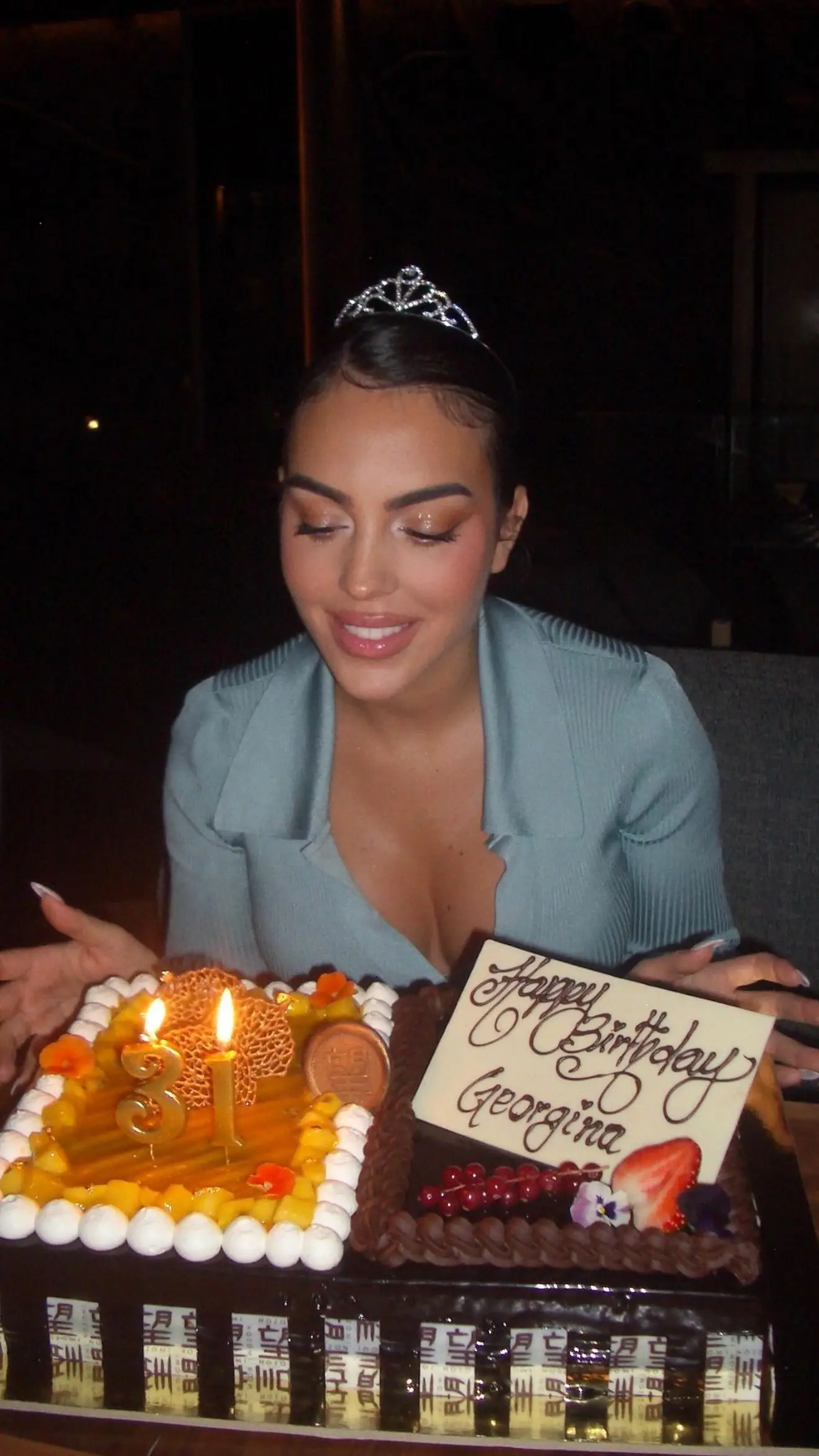 Dos presentes de luxo ao bolo: Entre na festa de aniversário de Georgina Rodríguez