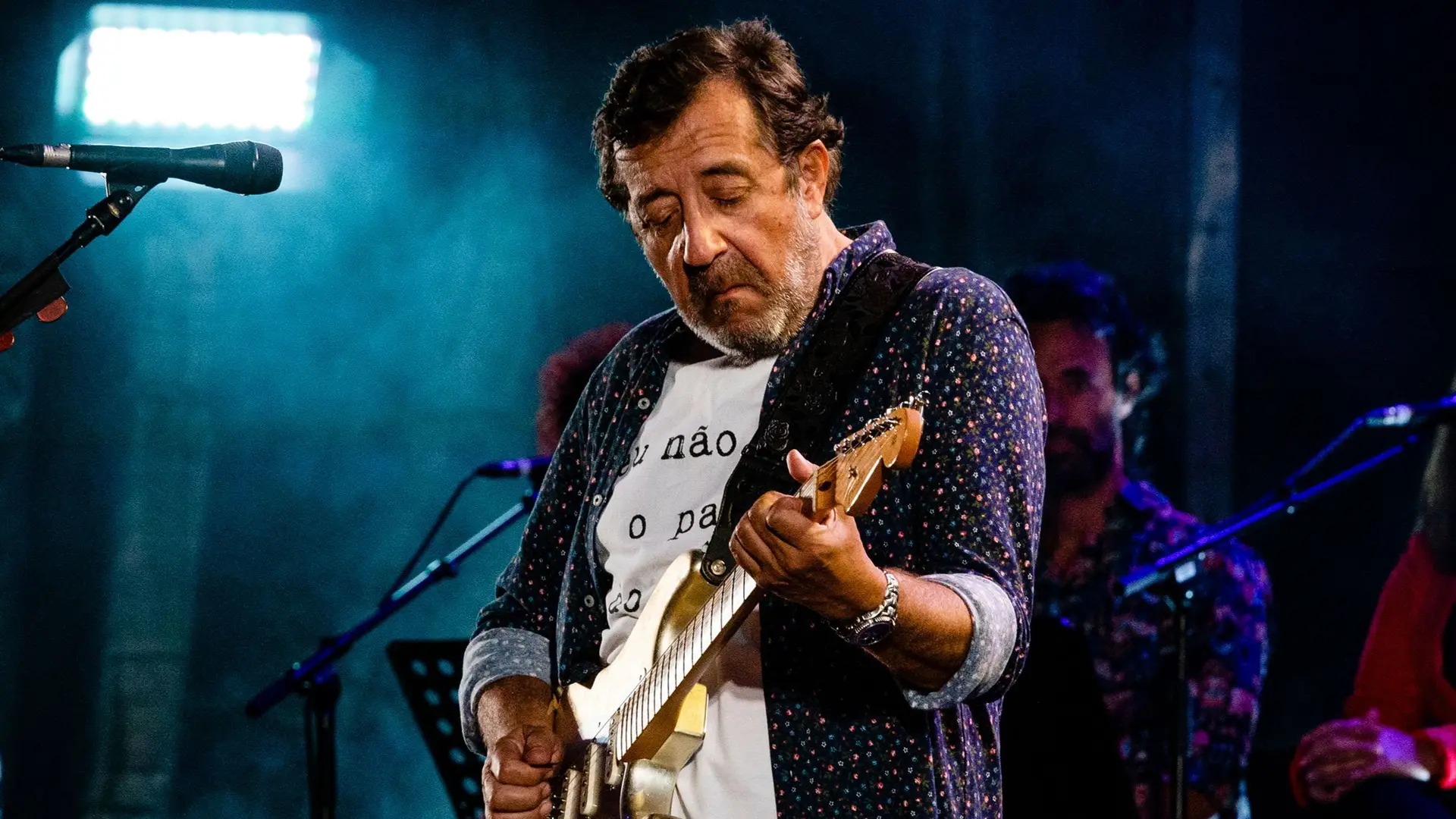 Adeus Guitarra Impedido De Tocar Rui Veloso despede se Da M sica Adeus Guitarra Impedido De Tocar Rui Veloso despede se Da M sica