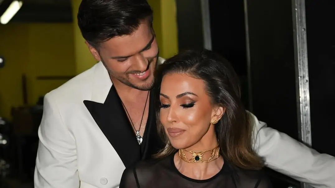 Laura Figueiredo faz surpresa a Mickael Carreira: "Não sabia de nada. Só vim"